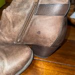 Baretraps Rikita Taupe Zip Up Boots Women’s 8 Photo 5