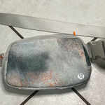 Lululemon ‎ Everywhere Belt Bag Spray Camo Photo 0