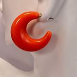 Joan Rivers Classics Collection orange lucite hoop earrings Photo 3