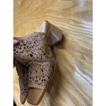 Golo Sandals Women's 8.5 Brown Leather Lace Pattern Stacked Heeled Preppy S64 Photo 3