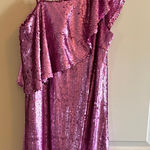 Glamorous One Photo 0