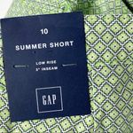 Gap NWT  Green Low Rise Summer Shorts Size 10 Regular Photo 3