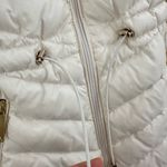 Gallery  Hooded Packable Sustainable Down Feather White Puffer Jacket Size Small Photo 5