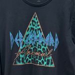 Old Navy Def Leppard Long Sleeve Gray Band Tee size L Photo 4