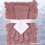 Pacific&Co NY& ruffled infinity scarf with matching gloves Photo 1