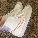 Nike Women’s Blazer Mid Photo 0