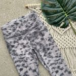 Varley Printed Cropped Leggings Size Small Photo 3