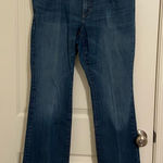 Eddie Bauer EUC women’s curvy bootcut medium wash denim jeans size 10 Photo 0