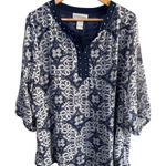 C.D. Daniels size 1X blue patterned blouse with rhinestone embellishments. Photo 0
