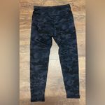 Camo Athletic Leggings Size Large Photo 2