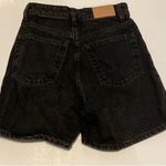 NWT Zara Black Denim Shorts, classic mom fit. High rise size 8. Photo 3