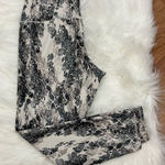 Evolution and creation  Brianna Snake Print Legging Ankle Length Black/White  L Photo 0