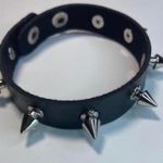 2 pcs Gothic small Spike faux leather punk bracelet emo Rivets Cuff Black Wristband Photo 5