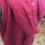 Evereve Braeve thermal style v-neck red shirt Photo 3