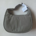 Lululemon City Essential Shoulder Bag 4L - Fawn Brown Photo 0