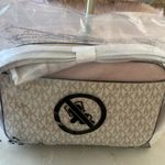 Michael Kors NWT Jet Set Large Logo Crossbody Bag Photo 10