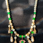 Handmade Elegant Green and Gold Beaded Pearl Necklace Photo 0