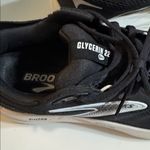 Brooks Glycerin 22 Black and White Athletic Shoes Size 10 Wide Photo 1