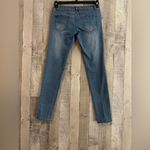 Max jeans Women's Size 7 Casual Light Blue Denim Fade Trendy Slim Fit Photo 4