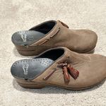 Dansko  Women's Tan/Camel Suede Leather Clogs Mules Shoes Size 8.5 Photo 2