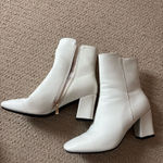 Amazon White boots Photo 2