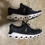 on cloud  Cloudswift Running Shoes Photo 7