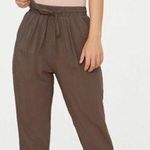 Pretty Little Thing petite khaki casual trousers  Photo 0