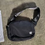 Halara  belt bag Photo 0