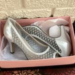 Silver open toe shoes. Size 8.5 Photo 4