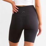 Varley  black biker shorts Photo 2