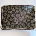 YSL vintage Yves Saint Laurent clutch bag in gray and beige giraffe print PVC canvas with leather trim. Photo 7