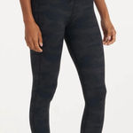 Vuori Daily Jogger Leggings Black Camo High Rise 7/8 Gym Stretch FLAW Women's XS Photo 0
