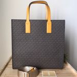 Michael Kors Purse Photo 3