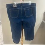 Torrid  Mid-Rise Crop Boyfriend Denim Capris Size 22 NWT Photo 2