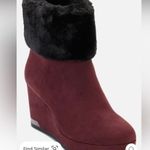DKNY Black Burgundy Faux Fur Suede Booties Elegant Wedge Ankle Boots Size 9.5 Photo 2