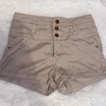 Refuge Khaki Shorts Photo 0
