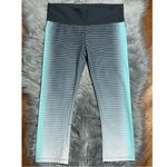 GapFit gFast Striped Gray/Aqua Ombré Capri Leggings Size Medium Photo 1