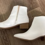 City classified white booties Size 8 Photo 1