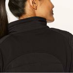 Lululemon  Black Quilted Hooded Jacket Size 4 – Lightweight Insulated Activewear Photo 4