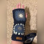 NWOT KuSan 100% Wool Hand Knit Granny Square Fingerless Gloves OS Blue Photo 2