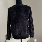 No Boundaries Women’s Crew Neck Black Fuzzy Rib Knit Pullover Sweater Sz Medium Photo 2