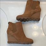 Sorel Women’s Joan Uptown Suede Chelsea Brown Stacked Slip-On Wedge Boots Photo 2