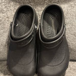 Crocs Women’s  Black Slip-On Clogs Size 8 Photo 0