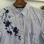 ZARA  Embroidered Button-down Pin-striped Shirt size‎ Large Blue White Photo 3