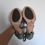 Leon Max Safe Genuine Snakeskin Upper and‎ Leather Lining and Sole Pumps size 7M Gray Photo 6