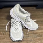 Vionic  Women's Satima Active Sneaker White/Silver, Size 9 Comfortable Photo 1