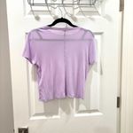 Alice + Olivia Alice +‎ Olivia Lavender Short Sleeve Tee size
medium Photo 1