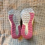 New Balance Women’s ' White and Black accents Sneakers size 8 Photo 5