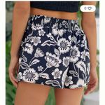 Anthropologie Maeve by Escape Floral Shorts size 6 100% cotton Photo 1
