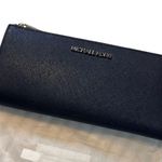 Michael Kors Jet Set Travel Large Wallet Navy Saffiano Leather Zip Around NWT Blue Photo 7
